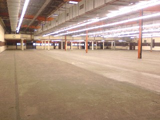 Moderne Produktionshalle im Norden, abgeschlossenes Gelände