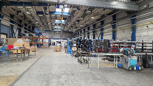 Halle mit Deckenkran